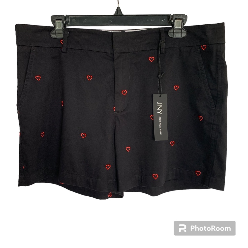 Jones New York Womens Size 12 Black Mid Rise Shorts Red Embroidered Hearts NEW